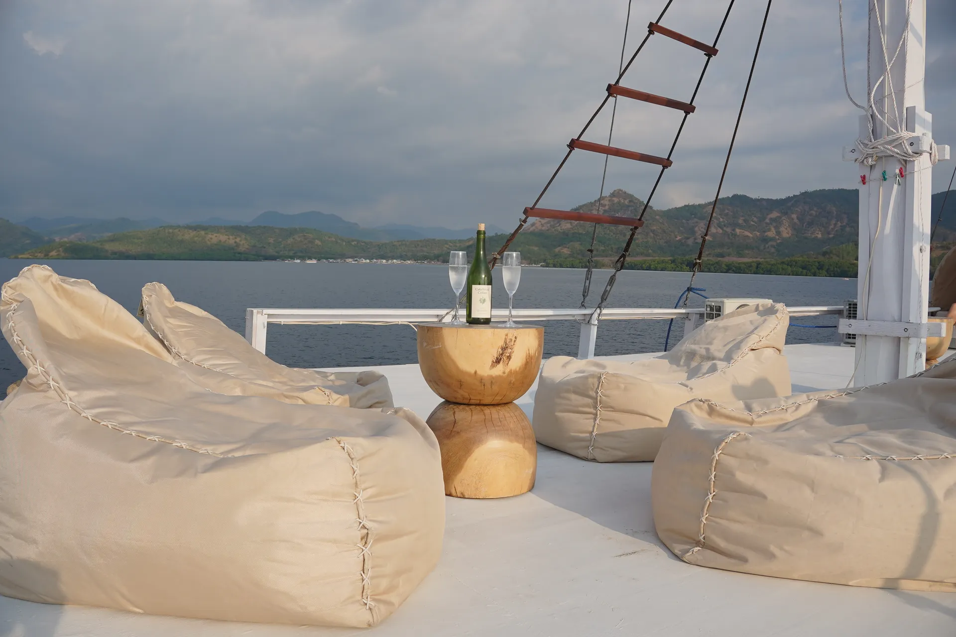 Raffles Cruise photo 5